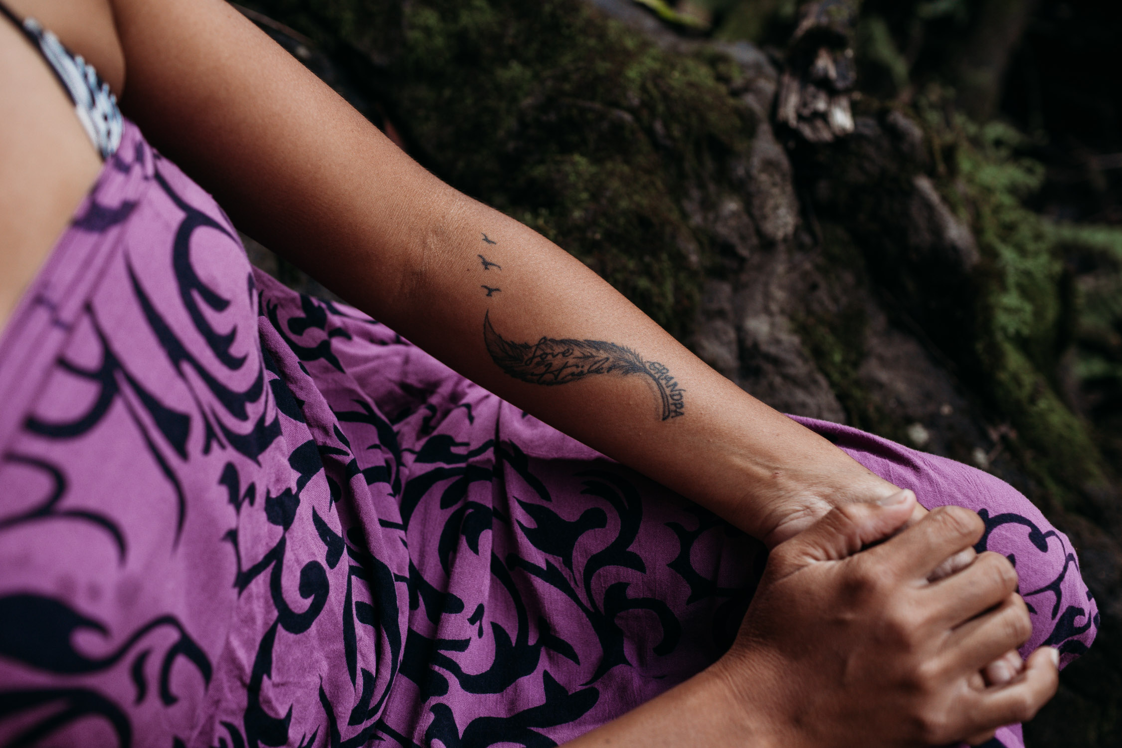 Close up of Desiree's tattoo during her Hawaii engagement photoshoot by Liz Koston.