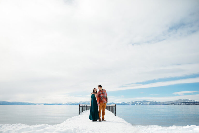 Winter Engagement Photoshoot in the Snow – Lake Tahoe Photographer